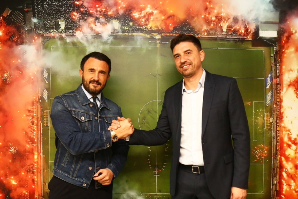 &Tau;&omicron; &kappa;&alpha;&lambda;&omicron;&kappa;&alpha;ί&rho;&iota; &tau;&omega;&nu; &mu;&epsilon;&tau;&alpha;&gamma;&rho;&alpha;&phi;ώ&nu; &kappa;&alpha;&iota; &omicron; &pi;&rho;ώ&tau;&omicron;&sigmaf; &sigma;&tau;ό&chi;&omicron;&sigmaf;