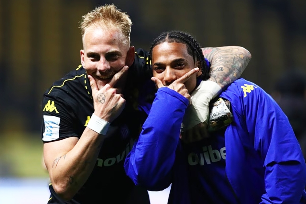 &Alpha;&Rho;&Eta;&Sigma; &ndash; &Beta;ό&lambda;&omicron;&sigmaf; 3-2 | &Epsilon;&pi;έ&sigma;&tau;&rho;&epsilon;&psi;&epsilon; &sigma;&tau;&iota;&sigmaf; &nu;ί&kappa;&epsilon;&sigmaf; &kappa;&alpha;&iota; &sigma;&tau;&iota;&sigmaf; &epsilon;&lambda;&pi;ί&delta;&epsilon;&sigmaf; &tau;&omicron;&upsilon;