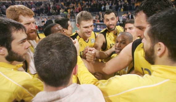 &Eta; 3&eta; &theta;έ&sigma;&eta; &pi;&epsilon;&rho;&nu;ά&epsilon;&iota; &alpha;&pi;ό &tau;&eta; &Rho;ό&delta;&omicron;!