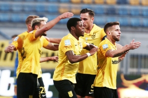 &Mu;&epsilon; &sigma;&tau;ό&chi;&omicron; &tau;&eta;&nu; 3&eta; &theta;έ&sigma;&eta; &sigma;&tau;&eta;&nu; &alpha;&upsilon;&lambda;&alpha;ί&alpha; &tau;&omicron;&upsilon; &pi;&rho;&omega;&tau;&alpha;&theta;&lambda;ή&mu;&alpha;&tau;&omicron;&sigmaf;