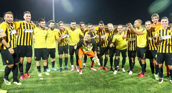 &Nu;&alpha; &mu;&epsilon;&gamma;&alpha;&lambda;ώ&sigma;&epsilon;&iota; &tau;&omicron; &nu;&iota;&kappa;&eta;&phi;ό&rho;&omicron; &sigma;&epsilon;&rho;ί &sigma;&tau;&alpha; &Gamma;&iota;ά&nu;&nu;&epsilon;&nu;&alpha;!