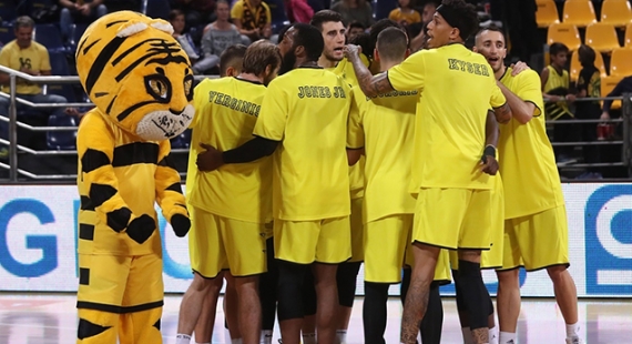 &Pi;&rho;&epsilon;&mu;&iota;έ&rho;&alpha; &sigma;&tau;&eta; Basket League &alpha;&pi;έ&nu;&alpha;&nu;&tau;&iota; &sigma;&tau;&omicron; &Lambda;&alpha;ύ&rho;&iota;&omicron;