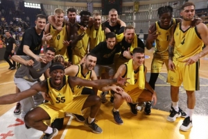 &Sigma;&tau;&eta;&nu; &Kappa;&rho;ή&tau;&eta; &mu;&epsilon; &tau;&omicron; &mu;&alpha;&chi;&alpha;ί&rho;&iota; &sigma;&tau;&alpha; &delta;ό&nu;&tau;&iota;&alpha;!