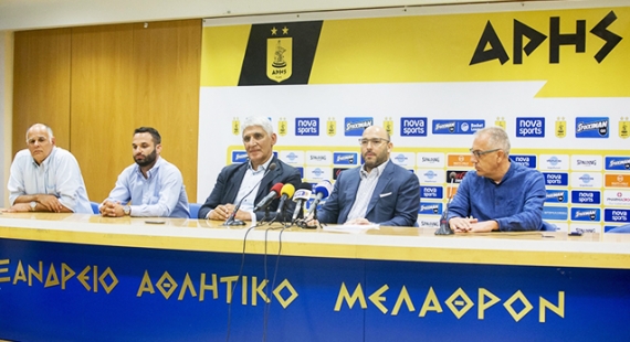 &Alpha;&pi;ό &tau;&eta; &nu;&eta;&phi;&alpha;&lambda;&iota;ό&tau;&eta;&tau;&alpha; &sigma;&tau;&iota;&sigmaf; &pi;&rho;ά&xi;&epsilon;&iota;&sigmaf;