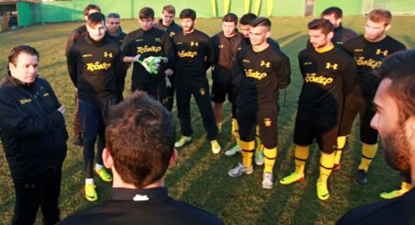 &Kappa;&alpha;&iota; &sigma;&tau;&eta; &mu;έ&sigma;&eta; &eta; &omicron;&mu;ά&delta;&alpha;