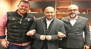 &Alpha;&chi;&tau;ί&delta;&alpha; &phi;&omega;&tau;ό&sigmaf; &gamma;&iota;&alpha; &tau;&omicron;&nu; &Alpha;&upsilon;&tau;&omicron;&kappa;&rho;ά&tau;&omicron;&rho;&alpha; &mu;&epsilon; &omicron;&rho;&iota;&sigma;&tau;&iota;&kappa;ή(?) &alpha;&pi;&epsilon;&mu;&pi;&lambda;&omicron;&kappa;ή &Lambda;ά&sigma;&kappa;&alpha;&rho;&eta;