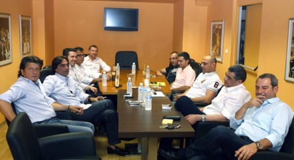 &Eta; &alpha;&lambda;&lambda;&alpha;&gamma;ή &sigma;&tau;&omicron; &mu;&epsilon;&tau;&omicron;&chi;&iota;&kappa;ό &phi;έ&rho;&nu;&epsilon;&iota; &epsilon;&pi;&epsilon;&nu;&delta;&upsilon;&tau;ή