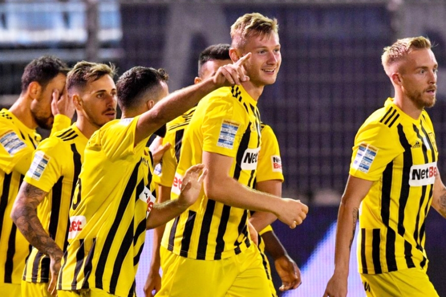 &Eta; &alpha;&pi;&alpha;&rho;&alpha;ί&tau;&eta;&tau;&eta; &alpha;&lambda;&lambda;&alpha;&gamma;ή &sigma;&tau;&eta;&nu; &epsilon;&pi;&iota;&theta;&epsilon;&tau;&iota;&kappa;ή &phi;&iota;&lambda;&omicron;&sigma;&omicron;&phi;ί&alpha;