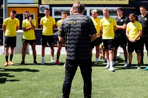 &Delta;&iota;&psi;&alpha;&sigma;&mu;έ&nu;&omicron;&sigmaf; &alpha;&pi;ό &tau;&omicron; &xi;&epsilon;&kappa;ί&nu;&eta;&mu;&alpha; &gamma;&iota;&alpha; &mu;&iota;&alpha; &xi;&epsilon;&chi;&omega;&rho;&iota;&sigma;&tau;ή &chi;&rho;&omicron;&nu;&iota;ά