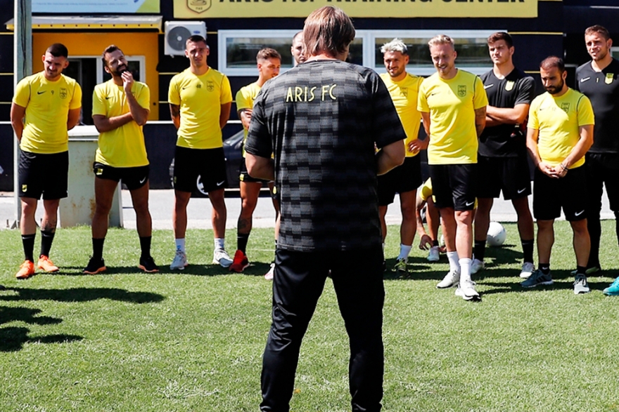 &Delta;&iota;&psi;&alpha;&sigma;&mu;έ&nu;&omicron;&sigmaf; &alpha;&pi;ό &tau;&omicron; &xi;&epsilon;&kappa;ί&nu;&eta;&mu;&alpha; &gamma;&iota;&alpha; &mu;&iota;&alpha; &xi;&epsilon;&chi;&omega;&rho;&iota;&sigma;&tau;ή &chi;&rho;&omicron;&nu;&iota;ά