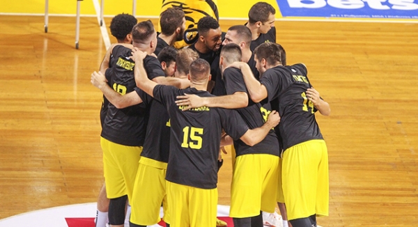 &Nu;&alpha; &delta;&epsilon;ί&xi;&epsilon;&iota; &tau;&omicron; &kappa;&alpha;&lambda;ό &tau;&omicron;&upsilon; &pi;&rho;ό&sigma;&omega;&pi;&omicron; &kappa;&alpha;&iota; &nu;&alpha; &epsilon;&pi;&iota;&sigma;&tau;&rho;έ&psi;&epsilon;&iota; &sigma;&tau;&iota;&sigmaf; &nu;ί&kappa;&epsilon;&sigmaf;