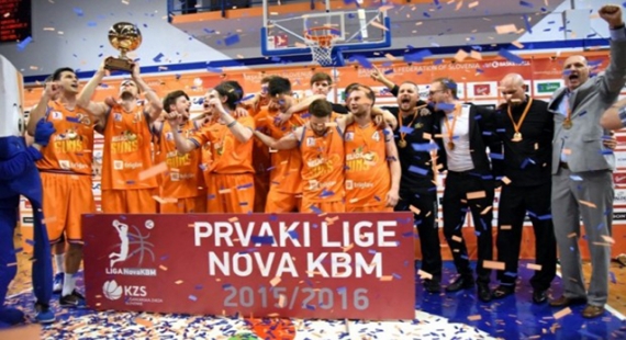 &Gamma;&iota;&alpha; &tau;&omicron; &delta;&iota;&pi;&lambda;ό-&gamma;&iota;&alpha;&tau;&rho;&iota;&kappa;ό &sigma;&tau;&eta; &Sigma;&lambda;&omicron;&beta;&epsilon;&nu;ί&alpha;