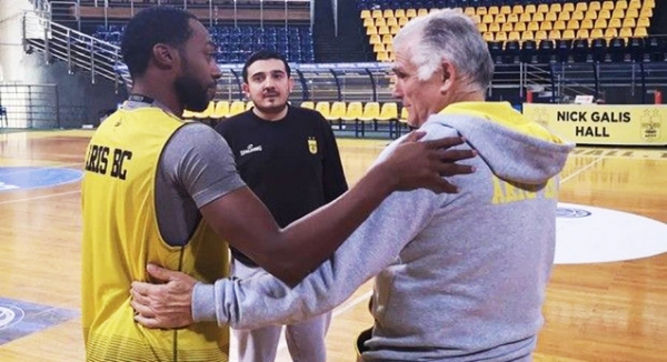 &Chi;&omega;&rho;ί&sigmaf; &pi;&rho;&omicron;&beta;&lambda;ή&mu;&alpha;&tau;&alpha; &kappa;&alpha;&iota; &mu;&epsilon; &Mu;&pi;&rho;ά&omicron;&upsilon;&nu; &gamma;&iota;&alpha; &tau;&omicron; &delta;&iota;&pi;&lambda;ό &sigma;&tau;&eta;&nu; &Kappa;&rho;ή&tau;&eta;