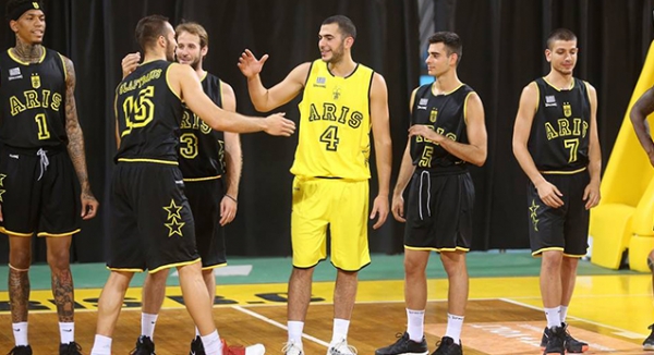 &Pi;&alpha;&rho;&omicron;&upsilon;&sigma;&iota;ά&zeta;&epsilon;&tau;&alpha;&iota; &sigma;&tau;&omicron;&nu; &kappa;ό&sigma;&mu;&omicron; &tau;&omicron;&upsilon;!