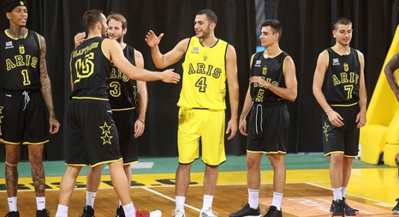 &Pi;&alpha;&rho;&omicron;&upsilon;&sigma;&iota;ά&zeta;&epsilon;&tau;&alpha;&iota; &sigma;&tau;&omicron;&nu; &kappa;ό&sigma;&mu;&omicron; &tau;&omicron;&upsilon;!