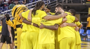 &Sigma;&tau;&eta;&nu; &Omicron;&upsilon;&kappa;&rho;&alpha;&nu;ί&alpha; &alpha;&nu;&alpha;&zeta;&eta;&tau;ώ&nu;&tau;&alpha;&sigmaf; &tau;&omicron;&nu; &kappa;&alpha;&lambda;ό &tau;&omicron;&upsilon; &epsilon;&alpha;&upsilon;&tau;ό