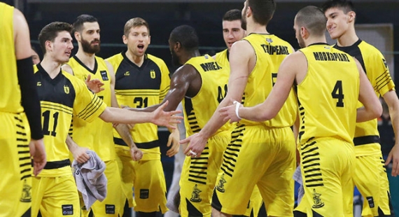 &Kappa;&epsilon;&rho;&delta;ί&zeta;&epsilon;&iota; &sigma;&tau;&eta; &Rho;ό&delta;&omicron; &kappa;&alpha;&iota; &kappa;&lambda;&epsilon;ί&nu;&epsilon;&iota; &theta;έ&sigma;&eta; &gamma;&iota;&alpha; &tau;&alpha; &pi;&lambda;έ&iota;&omicron;&phi;&sigmaf;