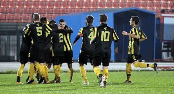 &Nu;ί&kappa;&eta; &mu;&epsilon; &pi;&omicron;&lambda;&lambda;&alpha;&pi;&lambda;ά &mu;&eta;&nu;ύ&mu;&alpha;&tau;&alpha; &kappa;&alpha;&iota; &alpha;&pi;&omicron;&delta;έ&kappa;&tau;&epsilon;&sigmaf;