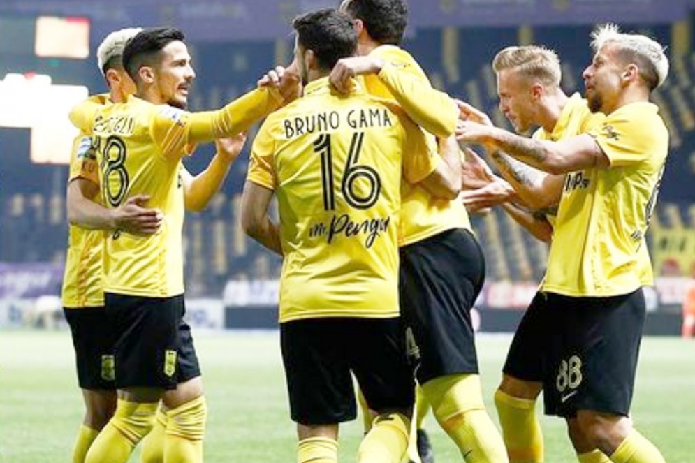 &Mu;&epsilon; &delta;&iota;&alpha;&phi;&omicron;&rho;&epsilon;&tau;&iota;&kappa;ό &pi;&rho;ό&sigma;&omega;&pi;&omicron; &sigma;&tau;&eta;&nu; &Lambda;&epsilon;&omega;&phi;ό&rho;&omicron; &gamma;&iota;&alpha; &tau;&omicron; &laquo;&epsilon;&xi;ά&pi;&omicron;&nu;&tau;&omicron;&raquo;