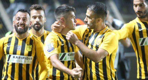 &Mu;&epsilon; &sigma;&tau;ό&chi;&omicron; &tau;&omicron; &delta;&iota;&pi;&lambda;ό &sigma;&tau;&omicron; &Omicron;&Alpha;&Kappa;&Alpha;