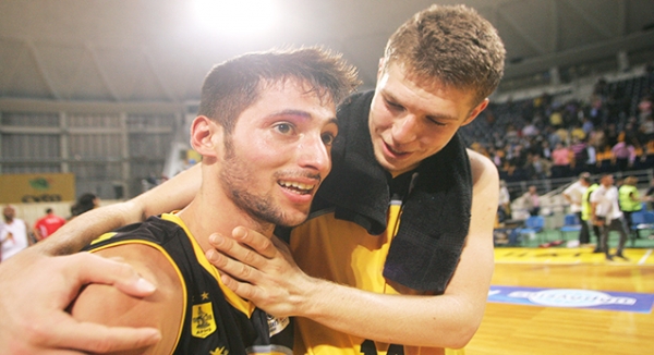 &Eta; &alpha;&pi;&omicron;&chi;ώ&rho;&eta;&sigma;&eta; &Gamma;&kappa;ί&kappa;&alpha; &kappa;&alpha;&iota; &eta; &epsilon;&pi;&alpha;&nu;&alpha;&phi;&omicron;&rho;ά &tau;&eta;&sigmaf; &iota;&sigma;&omicron;&rho;&rho;&omicron;&pi;ί&alpha;&sigmaf; &sigma;&tau;&eta;&nu; &omicron;&mu;ά&delta;&alpha;