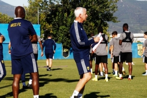 &Nu;&alpha; &epsilon;&kappa;&mu;&epsilon;&tau;&alpha;&lambda;&lambda;&epsilon;&upsilon;&tau;&epsilon;ί &tau;&omicron; &mu;&omicron;&mu;έ&nu;&tau;&omicron;&upsilon;&mu;