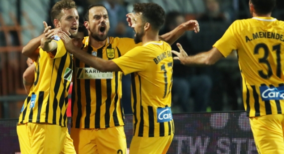 &Nu;&alpha; &alpha;&pi;&omicron;&delta;&epsilon;ί&xi;&epsilon;&iota; ό&tau;&iota; &epsilon;ί&nu;&alpha;&iota; &delta;&upsilon;&nu;&alpha;&tau;ό&sigmaf; &kappa;&alpha;&iota; &sigma;&tau;&alpha; "&epsilon;&kappa;&tau;ό&sigmaf;"