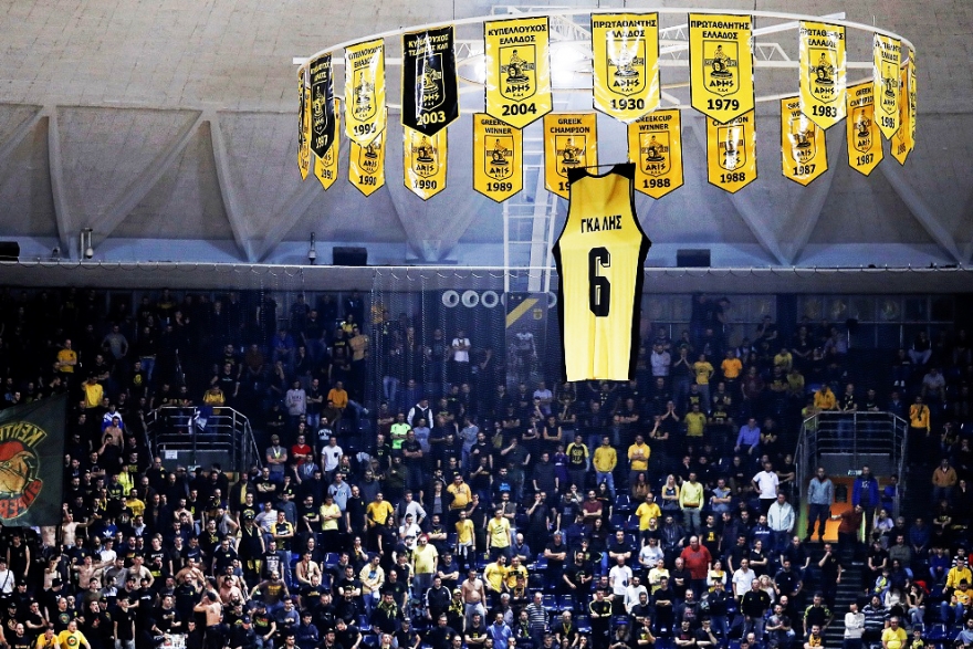 Έ&delta;&iota;&omega;&xi;&epsilon; &tau;&omicron;&nu; &beta;&rho;&alpha;&chi;&nu;ά &tau;&omega;&nu; ban &kappa;&alpha;&iota; &kappa;&omicron;&iota;&tau;ά&epsilon;&iota; &tau;&eta; &sigma;&upsilon;&nu;έ&chi;&epsilon;&iota;&alpha; &mu;&epsilon; &alpha;&iota;&sigma;&iota;&omicron;&delta;&omicron;&xi;ί&alpha;