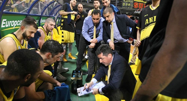 &Kappa;ό&nu;&tau;&rho;&alpha; &sigma;&tau;&eta; &Beta;&iota;&lambda;&epsilon;&rho;&mu;&pi;ά&nu; ...&pi;&alpha;ί&zeta;&epsilon;&iota; &tau;&alpha; &rho;έ&sigma;&tau;&alpha; &tau;&omicron;&upsilon;