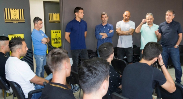 &Pi;&rho;ώ&tau;&eta; &sigma;&upsilon;&gamma;&kappa;έ&nu;&tau;&rho;&omega;&sigma;&eta; &mu;&epsilon; &nu;έ&alpha; &pi;&rho;ό&sigma;&omega;&pi;&alpha; &kappa;&alpha;&iota; "&eta;&chi;&eta;&rho;έ&sigmaf;" &alpha;&pi;&omicron;&upsilon;&sigma;ί&epsilon;&sigmaf;